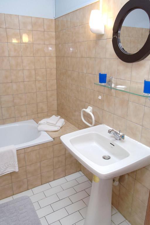 Auberge Du Manoir D'Archelles Arques-la-Bataille Δωμάτιο φωτογραφία