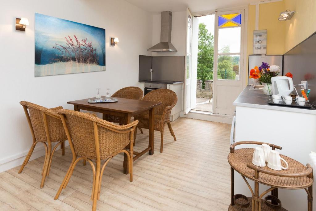 Auberge Du Manoir D'Archelles Arques-la-Bataille Δωμάτιο φωτογραφία