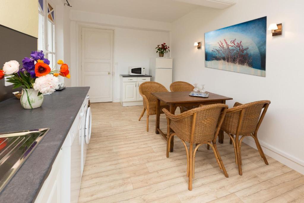 Auberge Du Manoir D'Archelles Arques-la-Bataille Δωμάτιο φωτογραφία